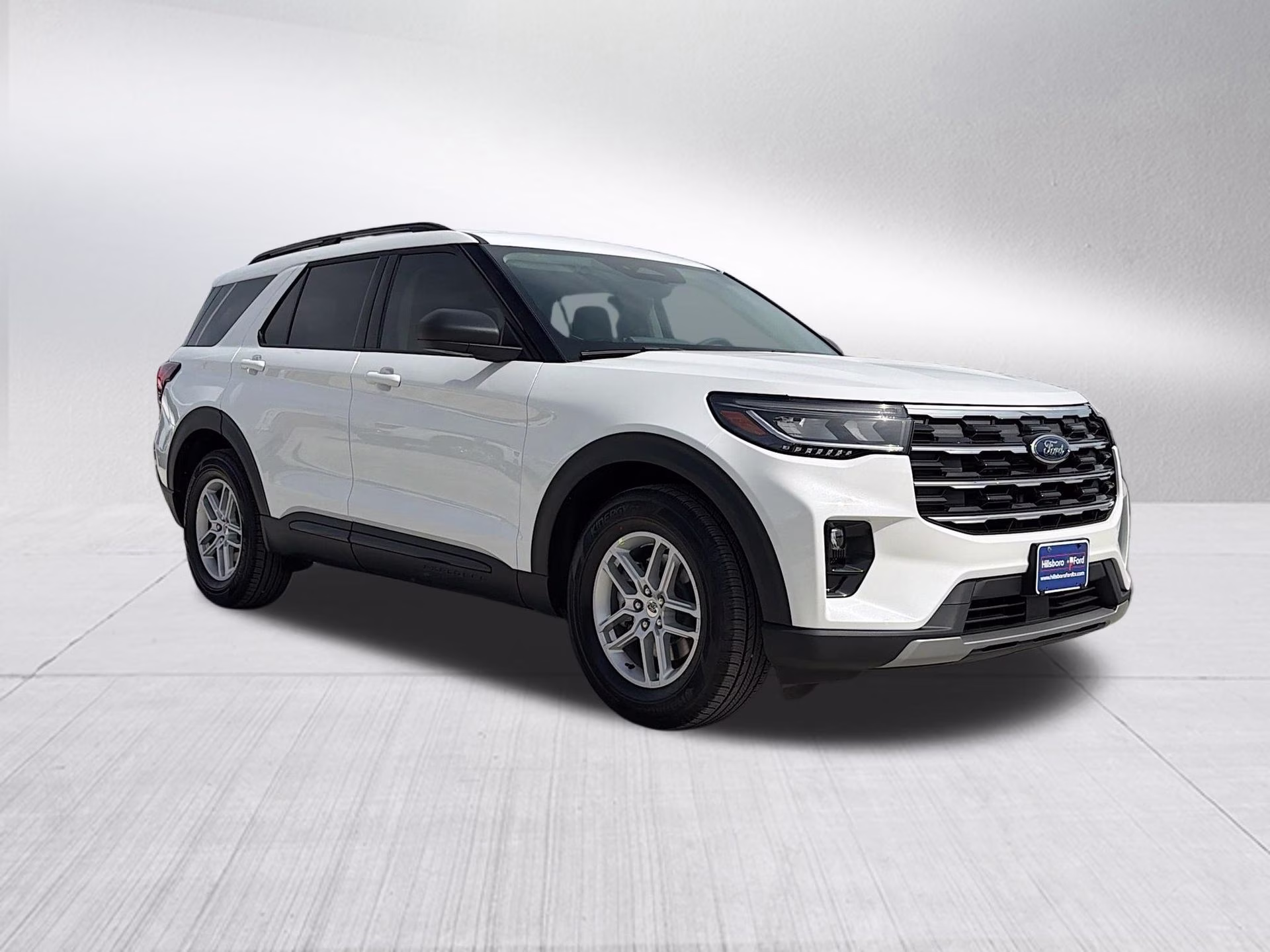 2026 Star White Metallic Tri-Coat Ford Explorer Active RWD SUV