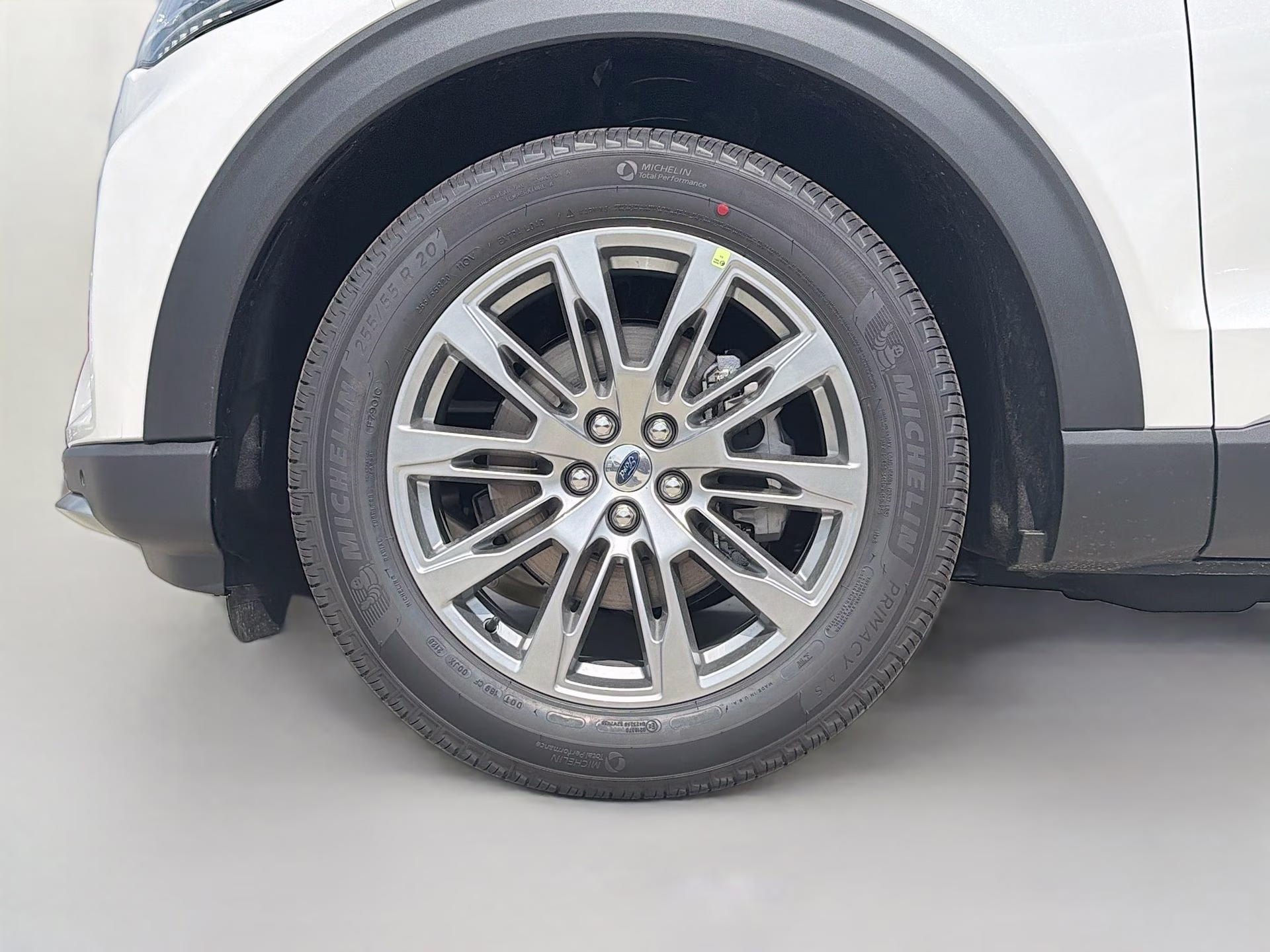 2026 Star White Metallic Tri-Coat Ford Explorer Platinum RWD SUV
