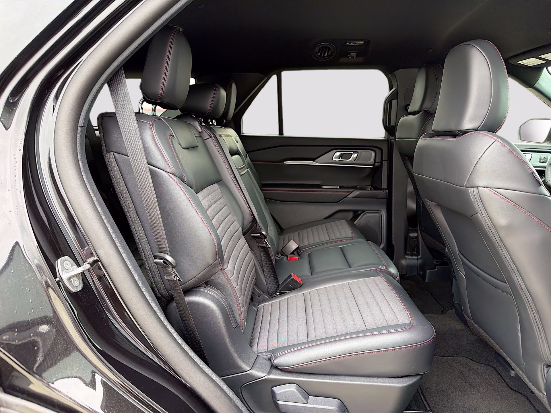 2026 Agate Black Metallic Ford Explorer ST-Line RWD SUV