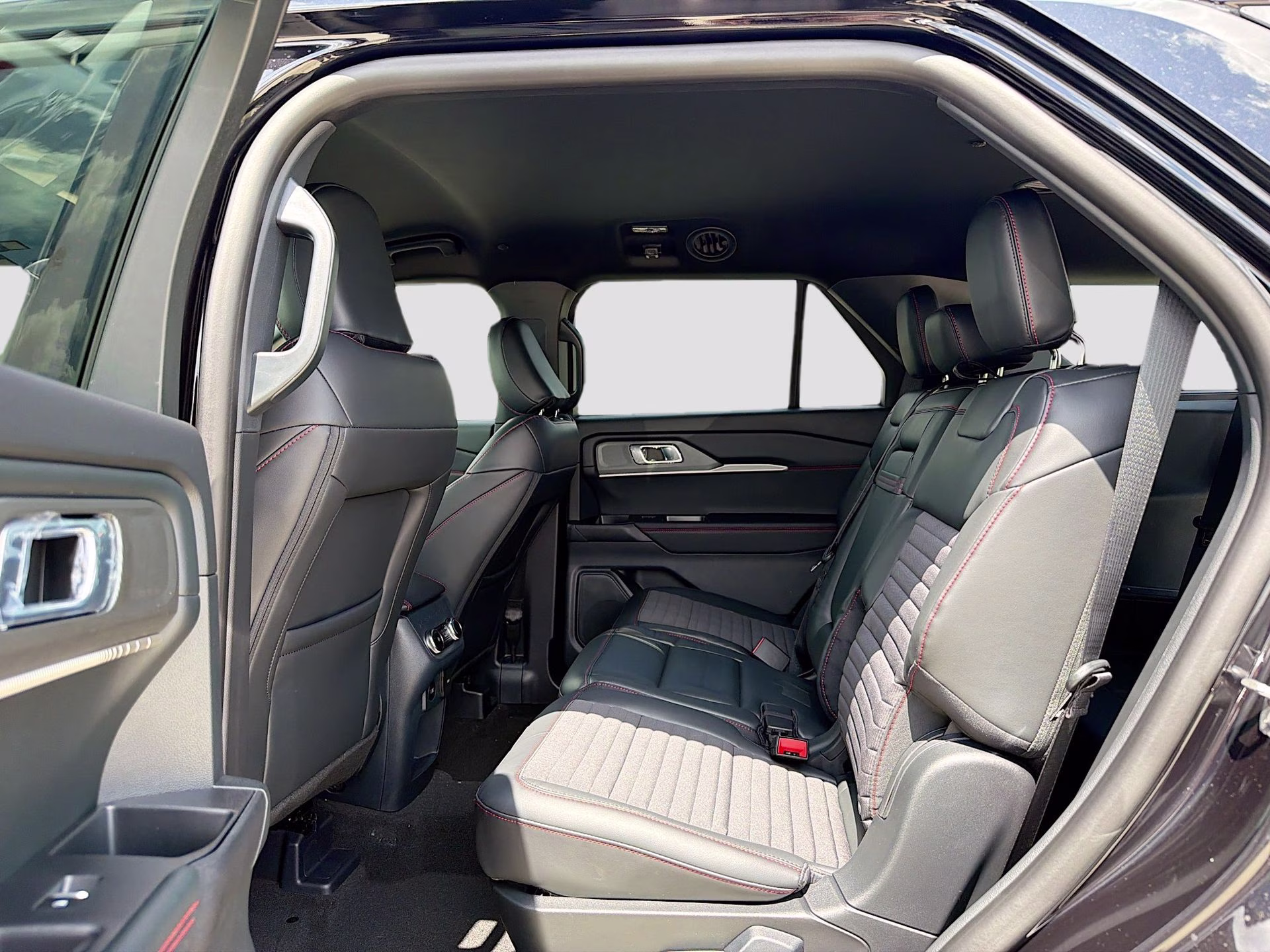 2026 Agate Black Metallic Ford Explorer ST-Line RWD SUV