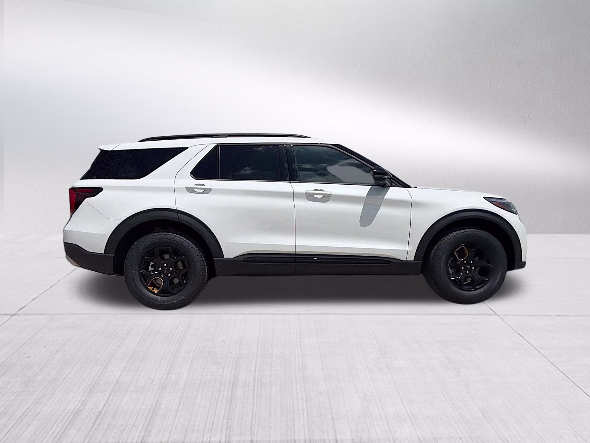 2026 Star White Metallic Tri-Coat Ford Explorer Tremor 4X4 SUV