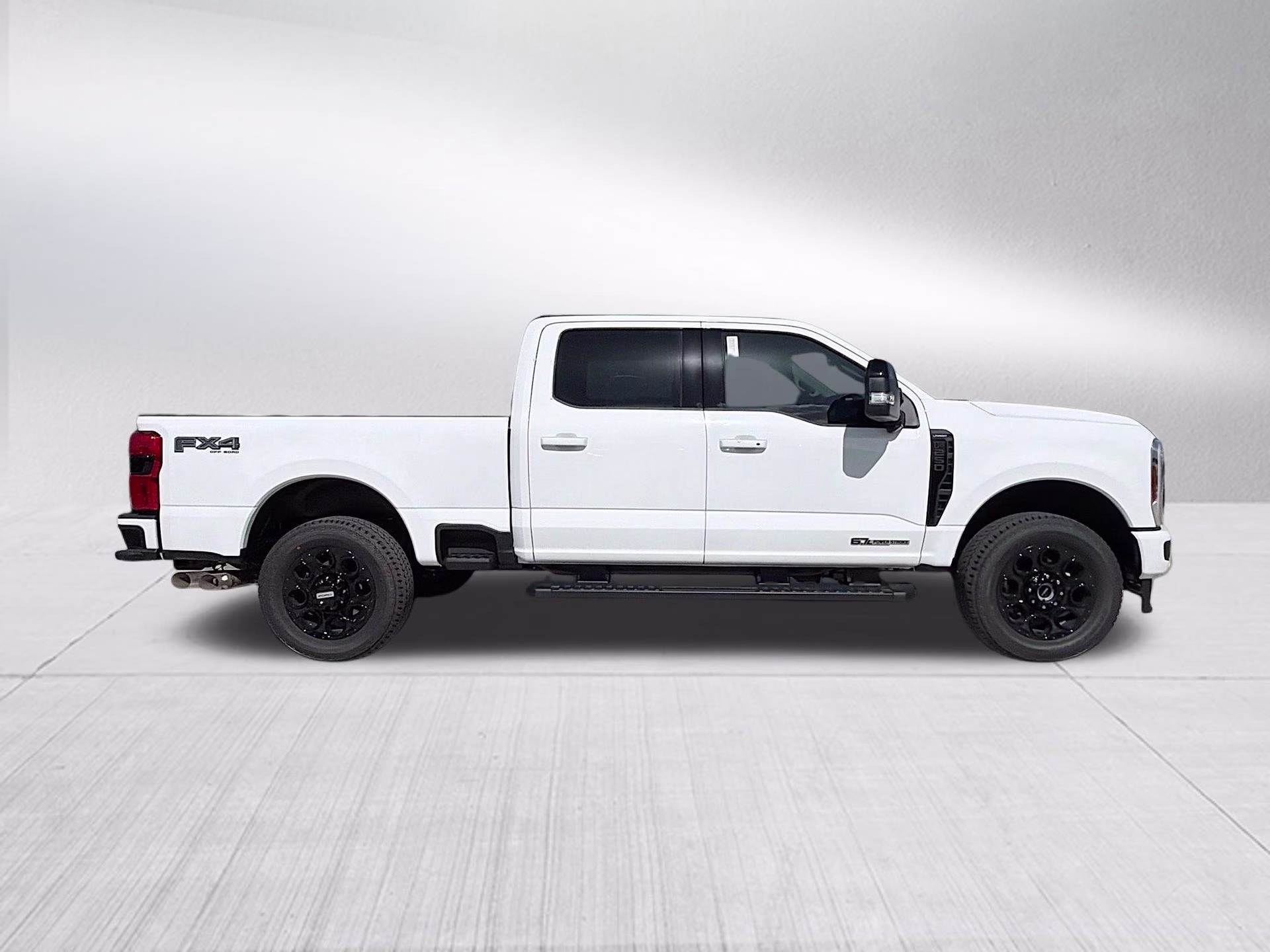 2026 Oxford White Ford Super Duty F-250 SRW Lariat 4X4 Truck