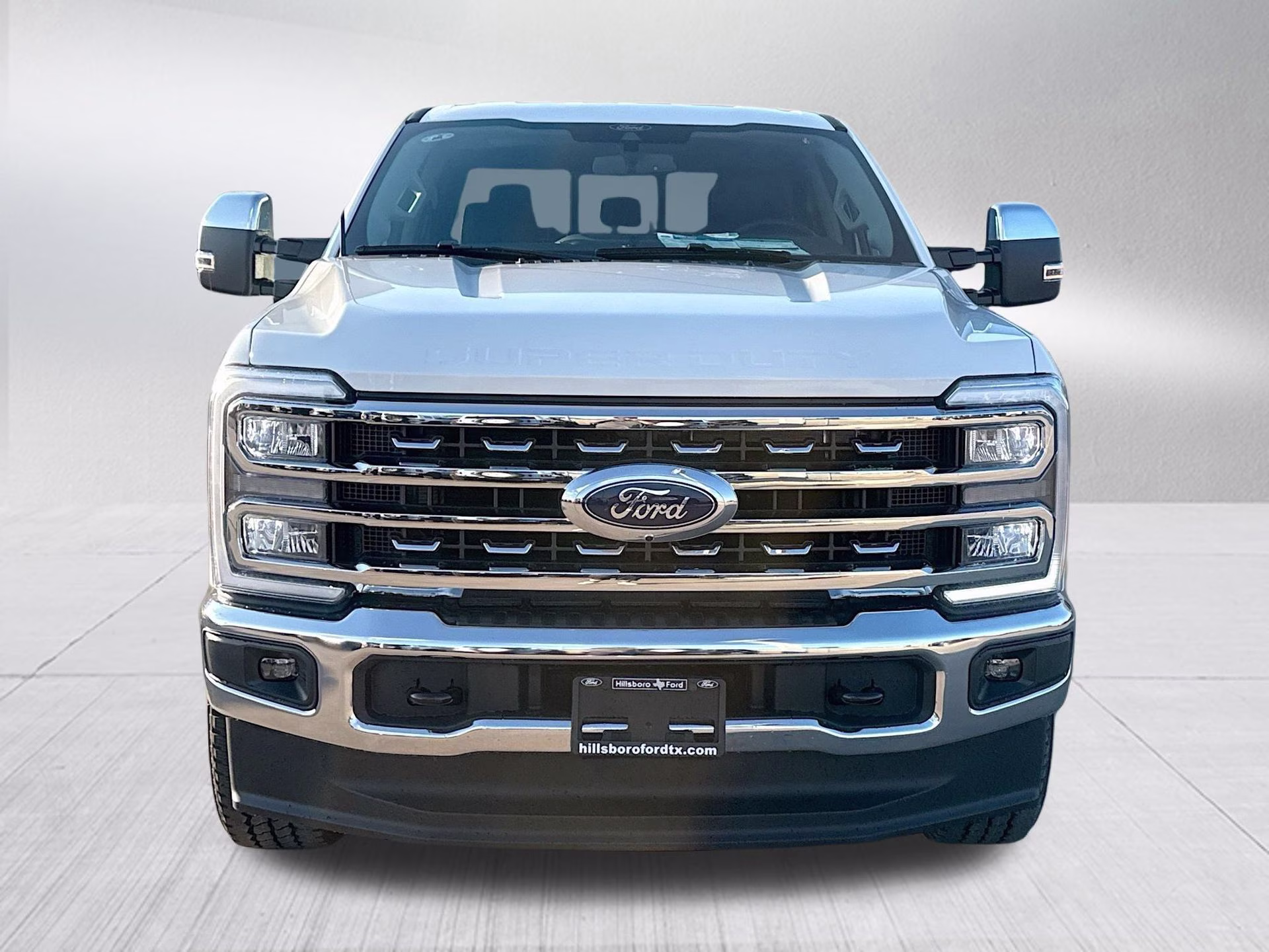 2026 Star White Metallic Tri-Coat Ford Super Duty F-250 SRW Lariat 4X4 Truck