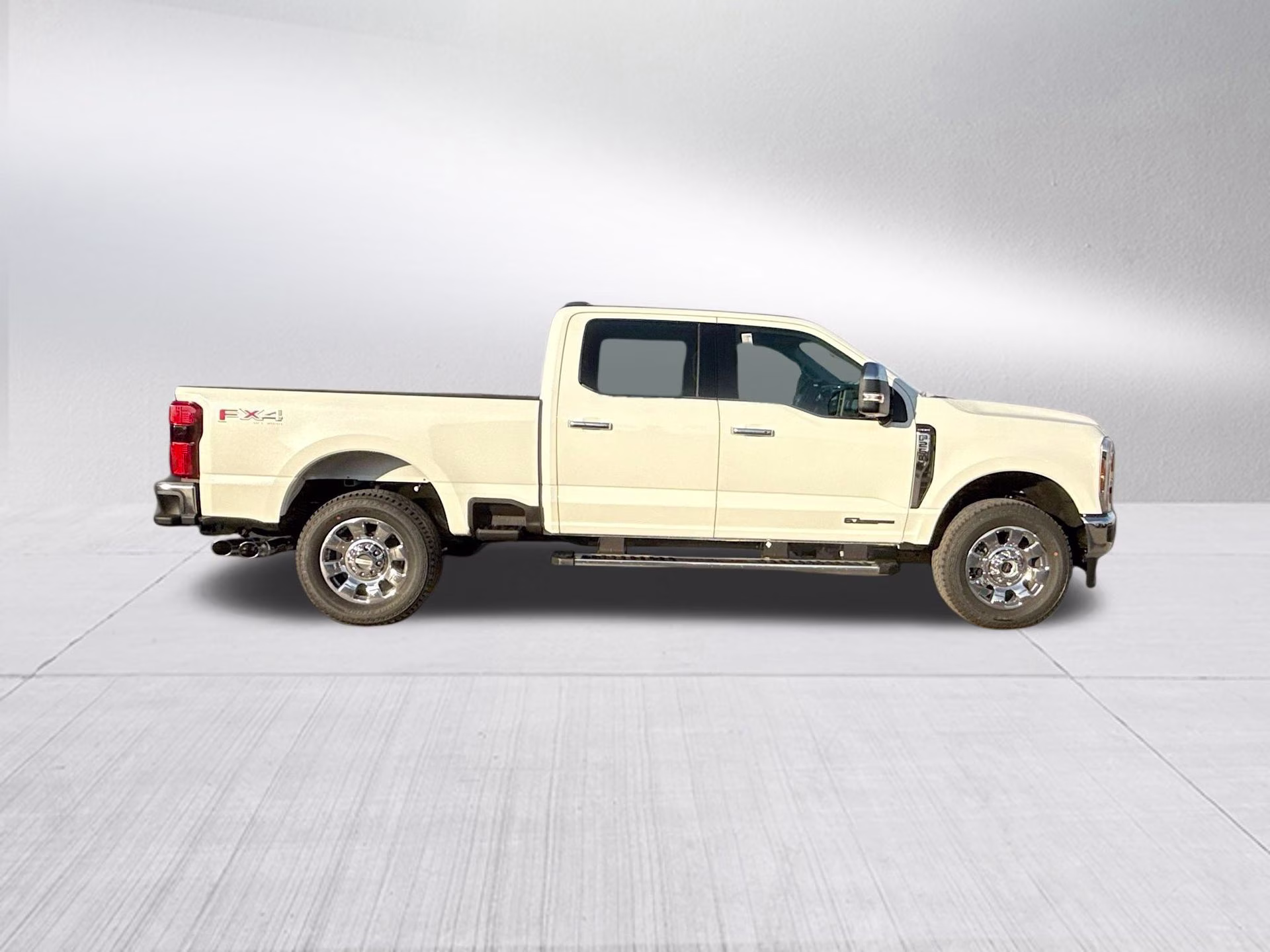 2026 Star White Metallic Tri-Coat Ford Super Duty F-250 SRW Lariat 4X4 Truck