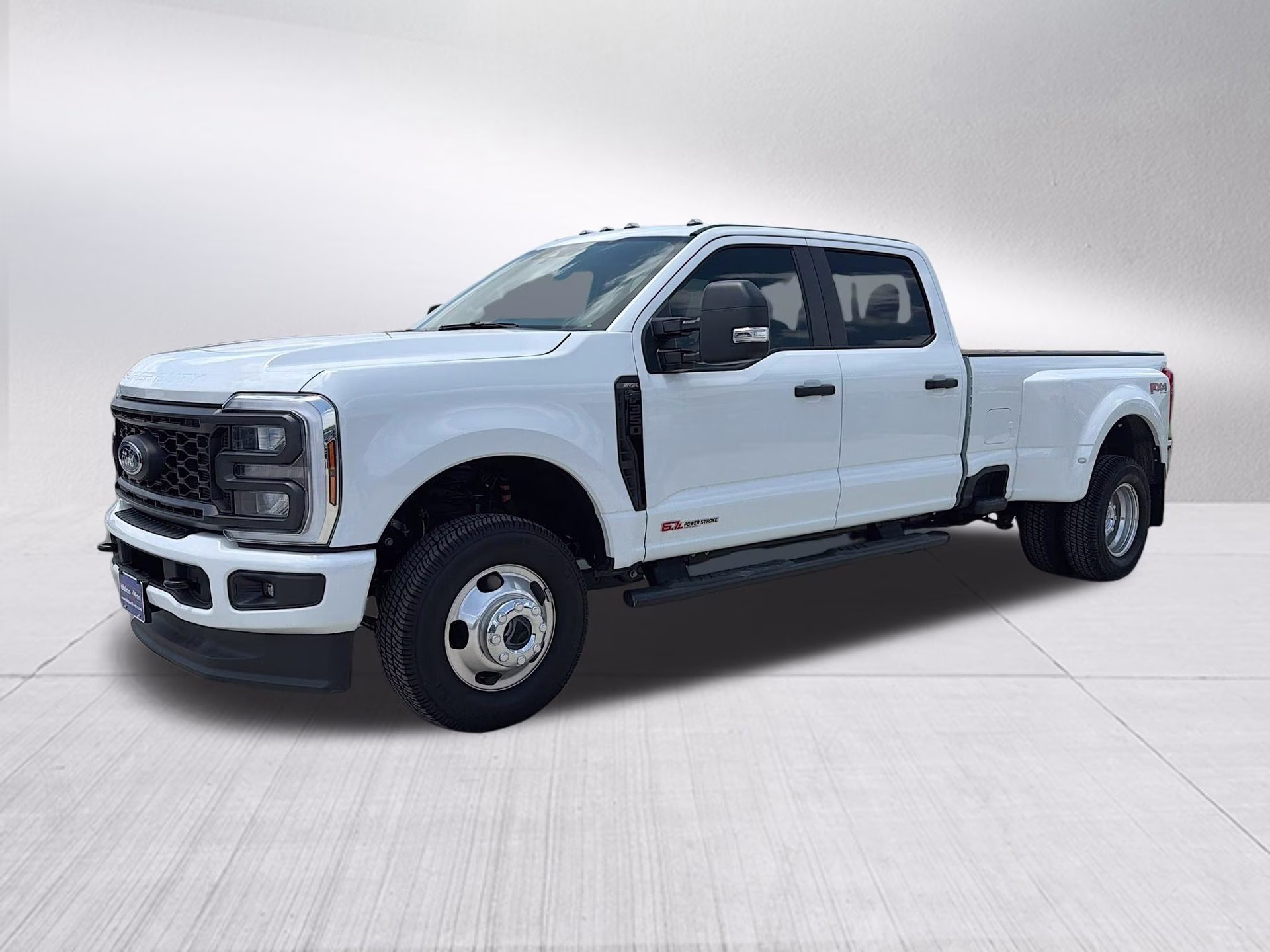 2026 Oxford White Ford Super Duty F-350 DRW XL 4X4 Truck