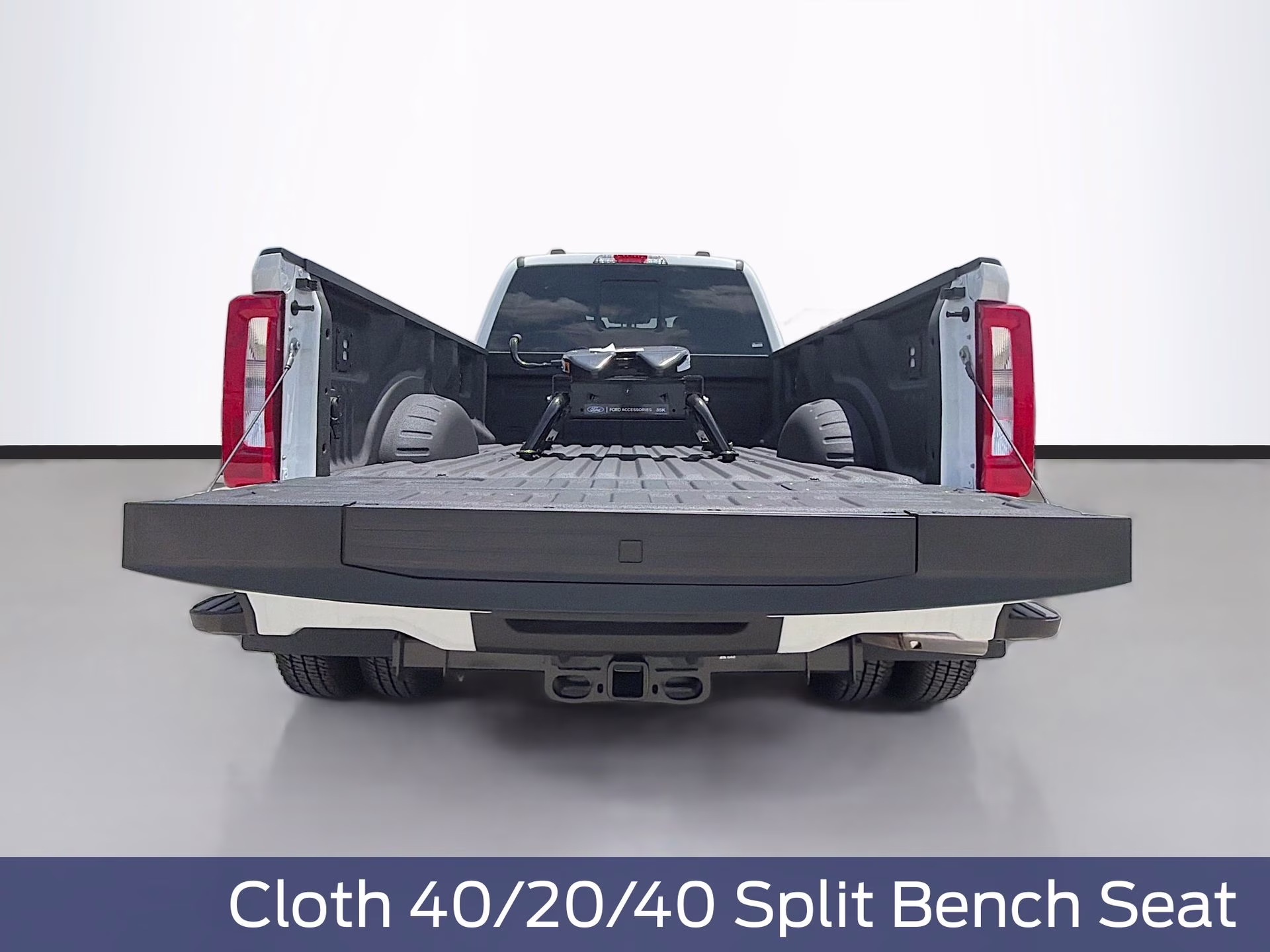 2026 Oxford White Ford Super Duty F-350 DRW XL 4X4 Truck