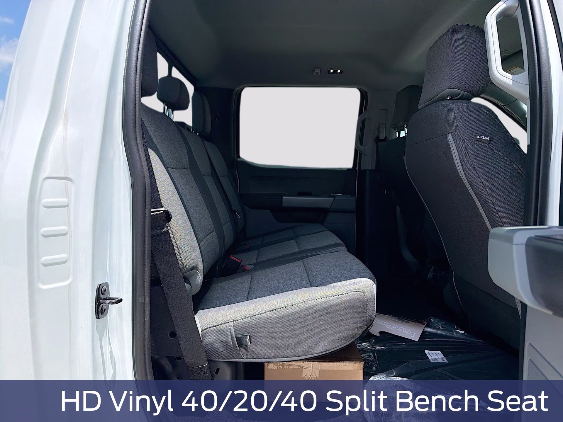 2026 Oxford White Ford Super Duty F-350 DRW XL 4X4 Truck