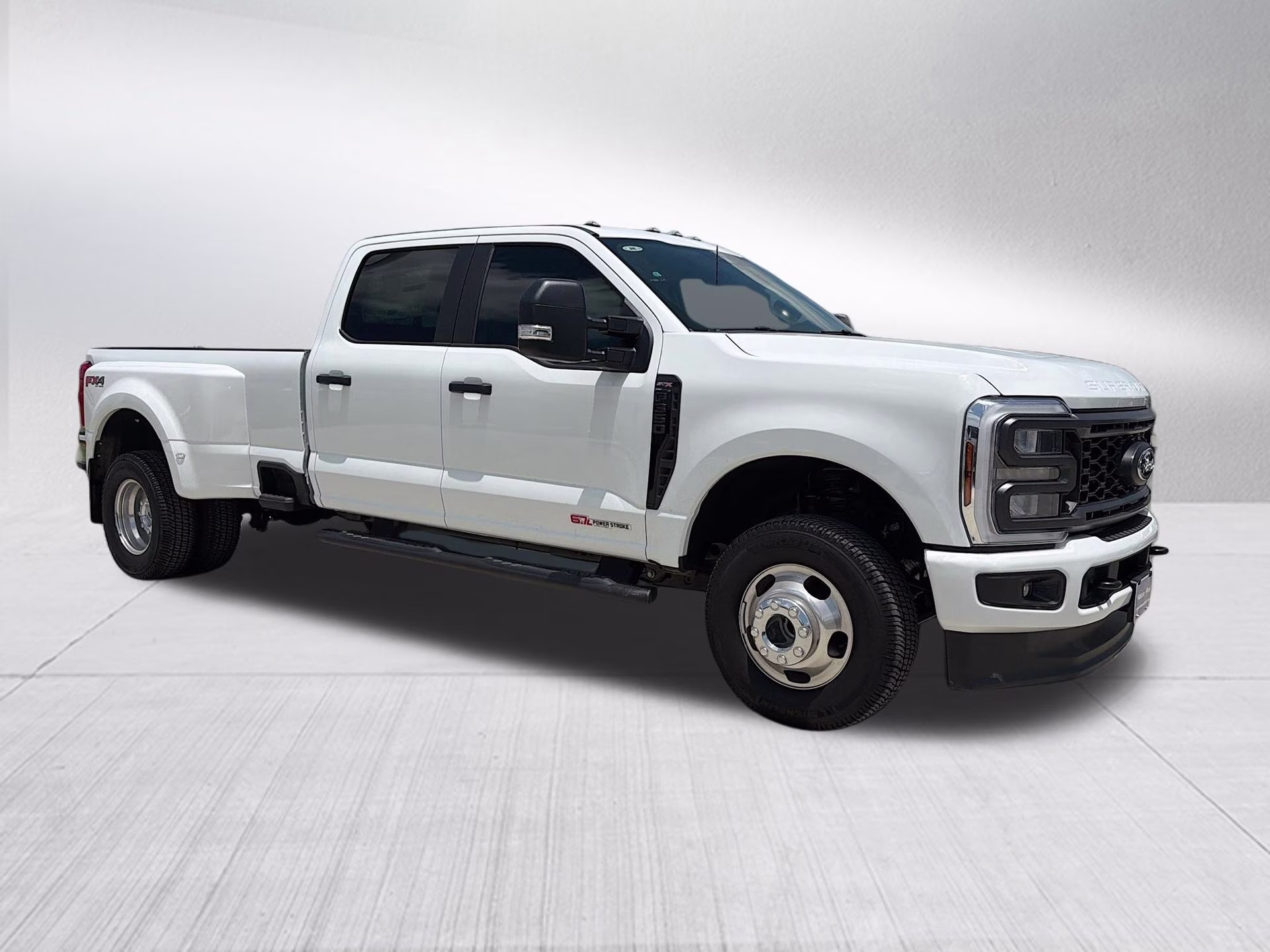 2026 Oxford White Ford Super Duty F-350 DRW XL 4X4 Truck