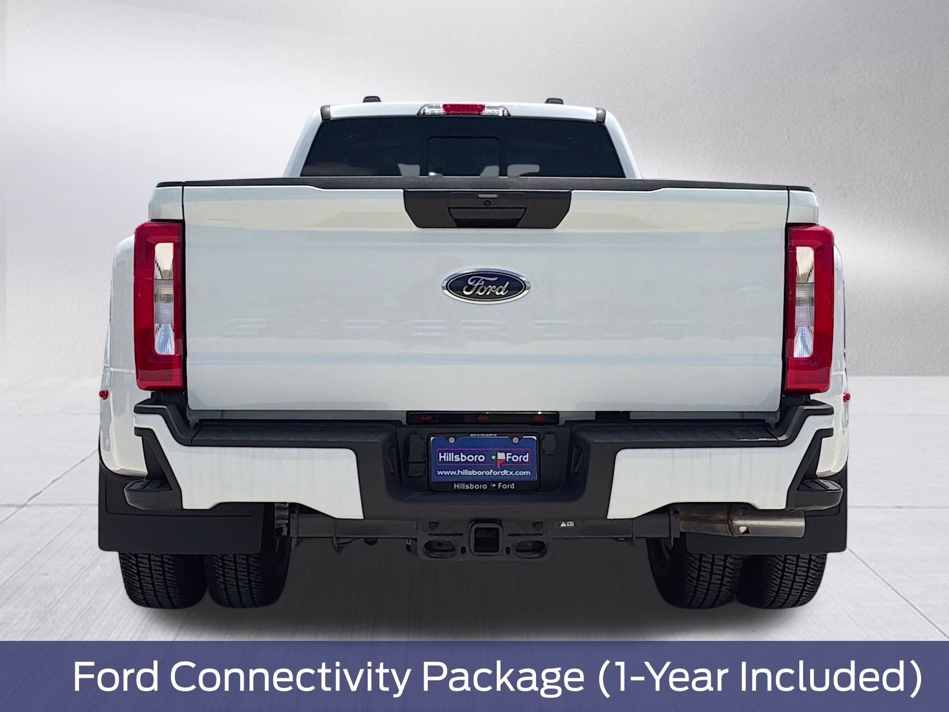 2026 Oxford White Ford Super Duty F-350 DRW XL 4X4 Truck