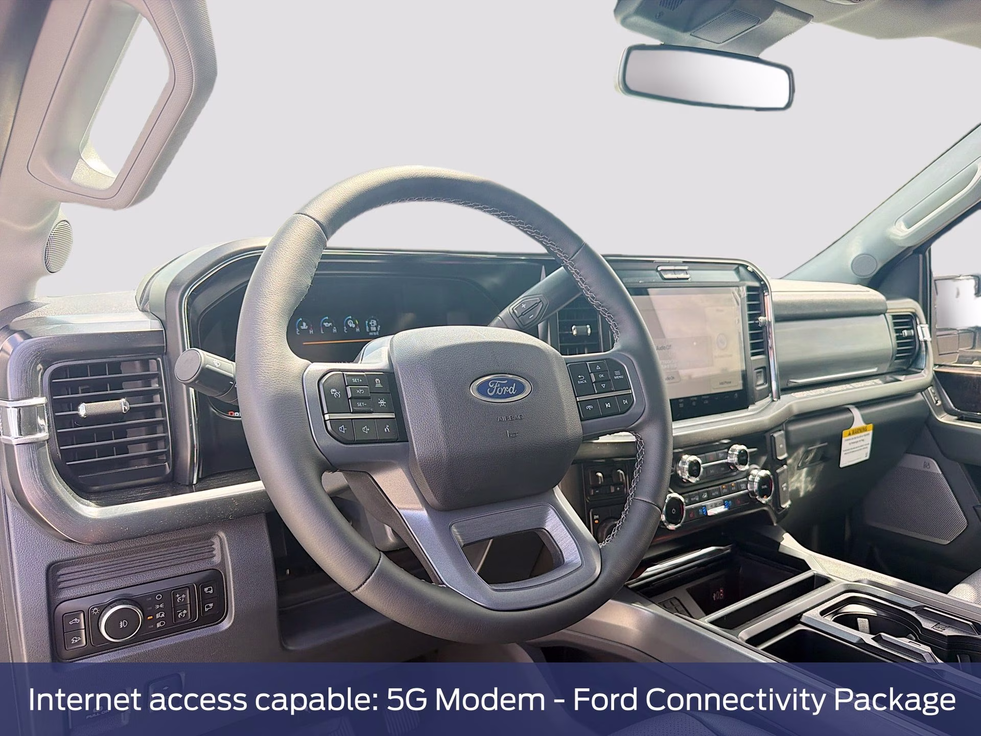 2026 Oxford White Ford Super Duty F-350 DRW Lariat 4X4 Truck