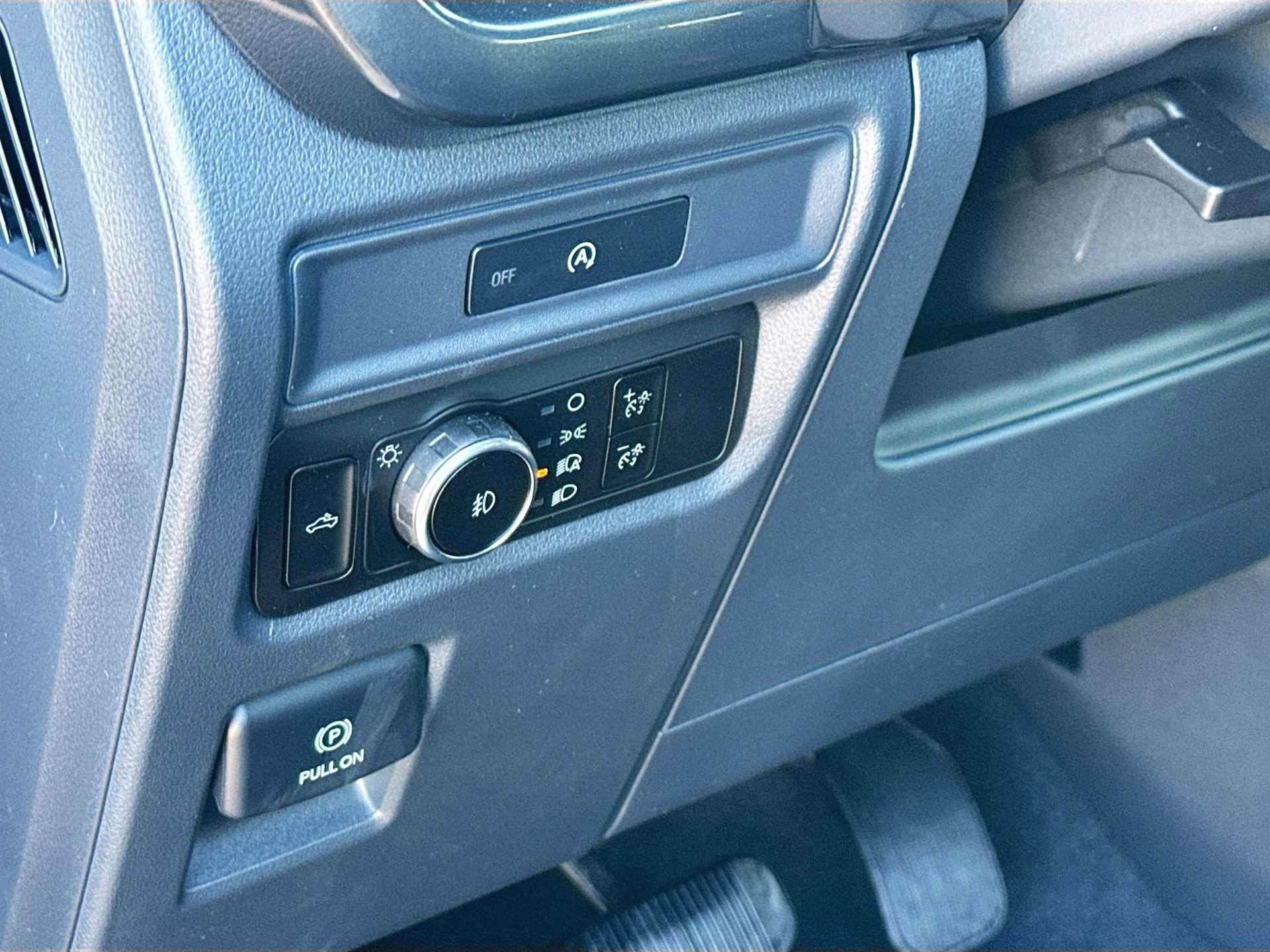 2025 Oxford White Ford F-150 STX RWD Truck