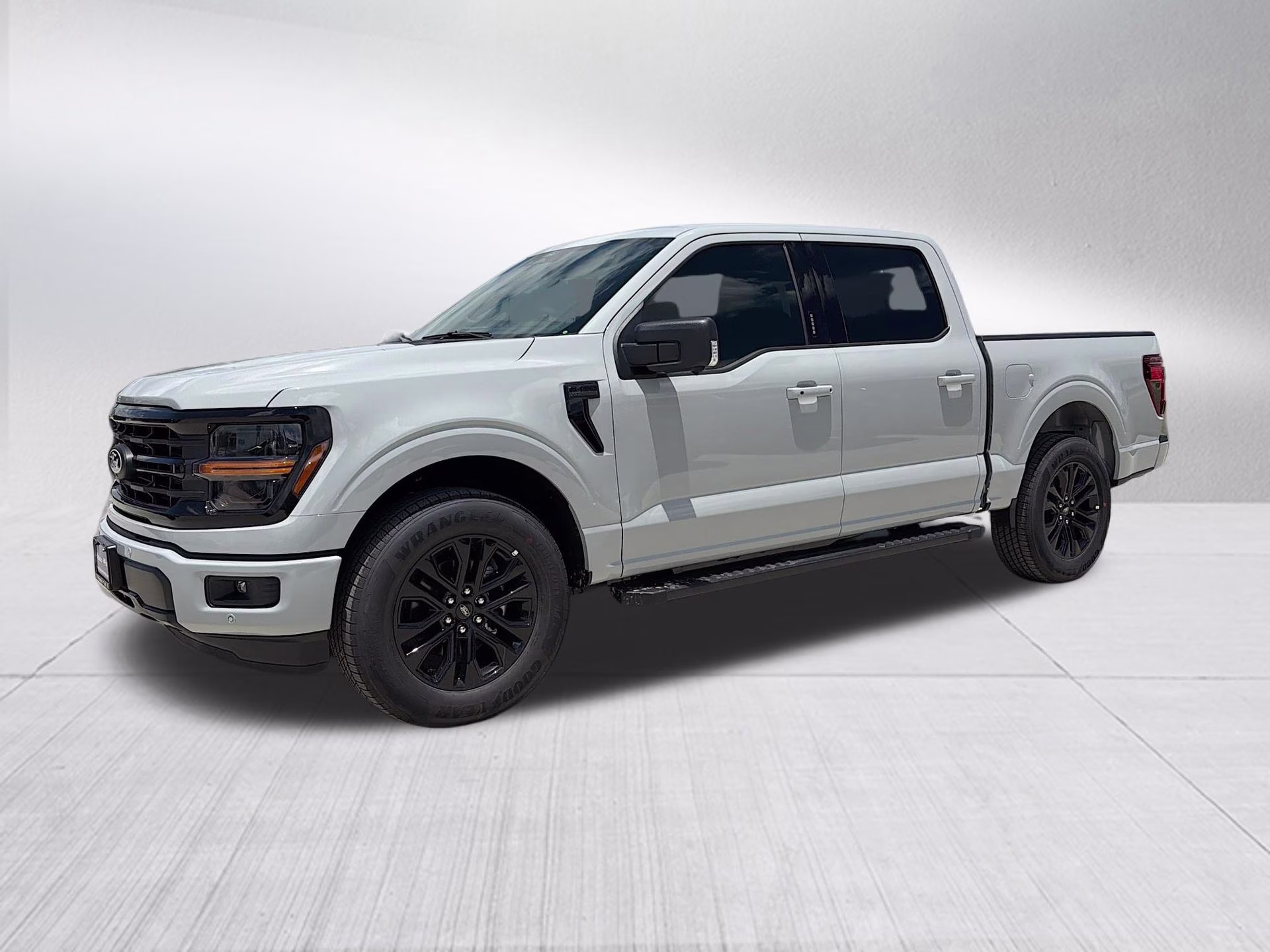 2026 Avalanche Ford F-150 XLT RWD Truck