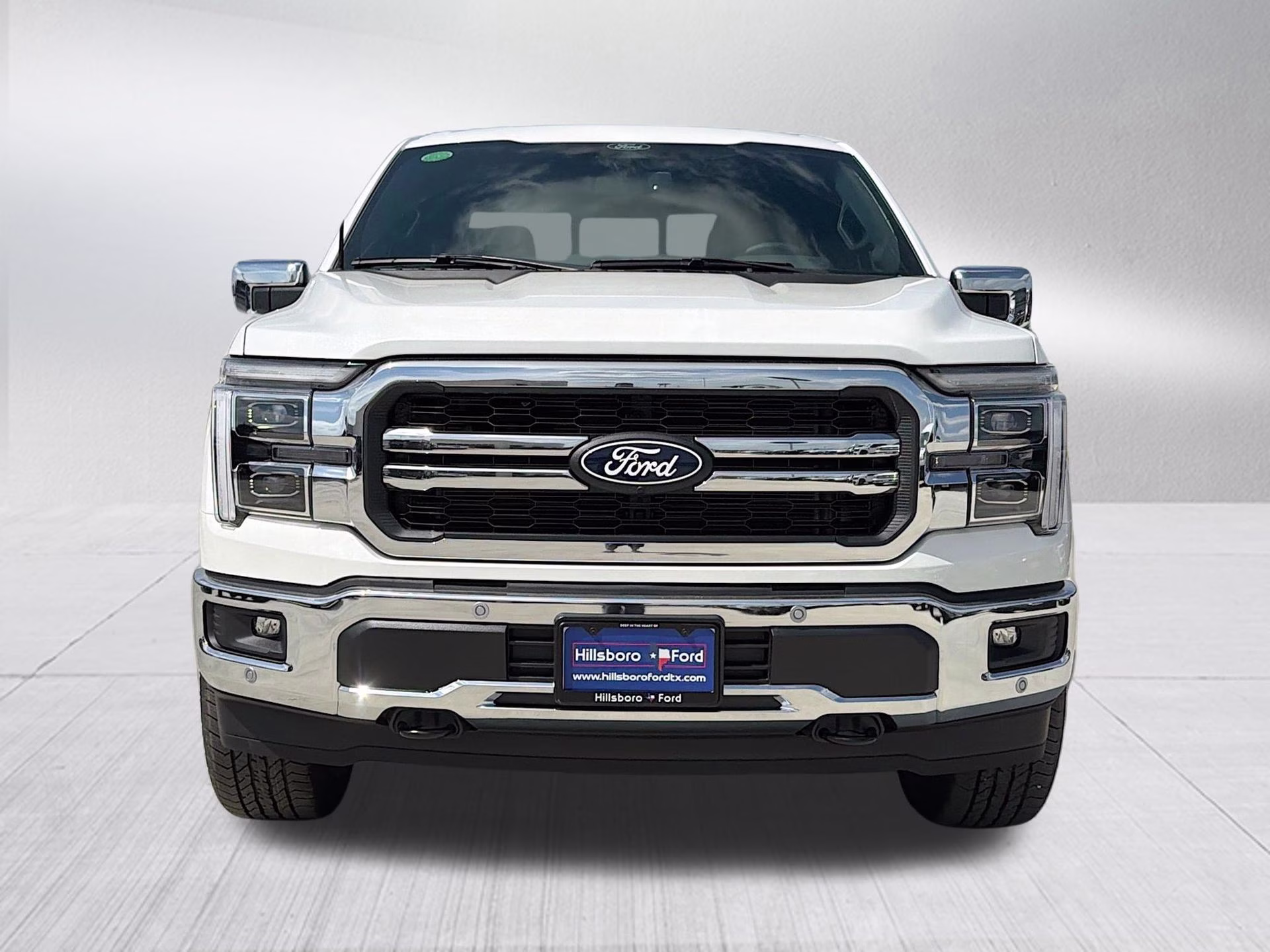 2026 Star White Metallic Tri-Coat Ford F-150 Lariat 4X4 Truck