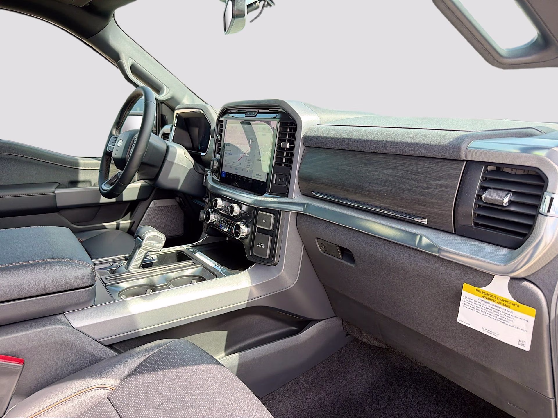 2026 Star White Metallic Tri-Coat Ford F-150 Lariat 4X4 Truck