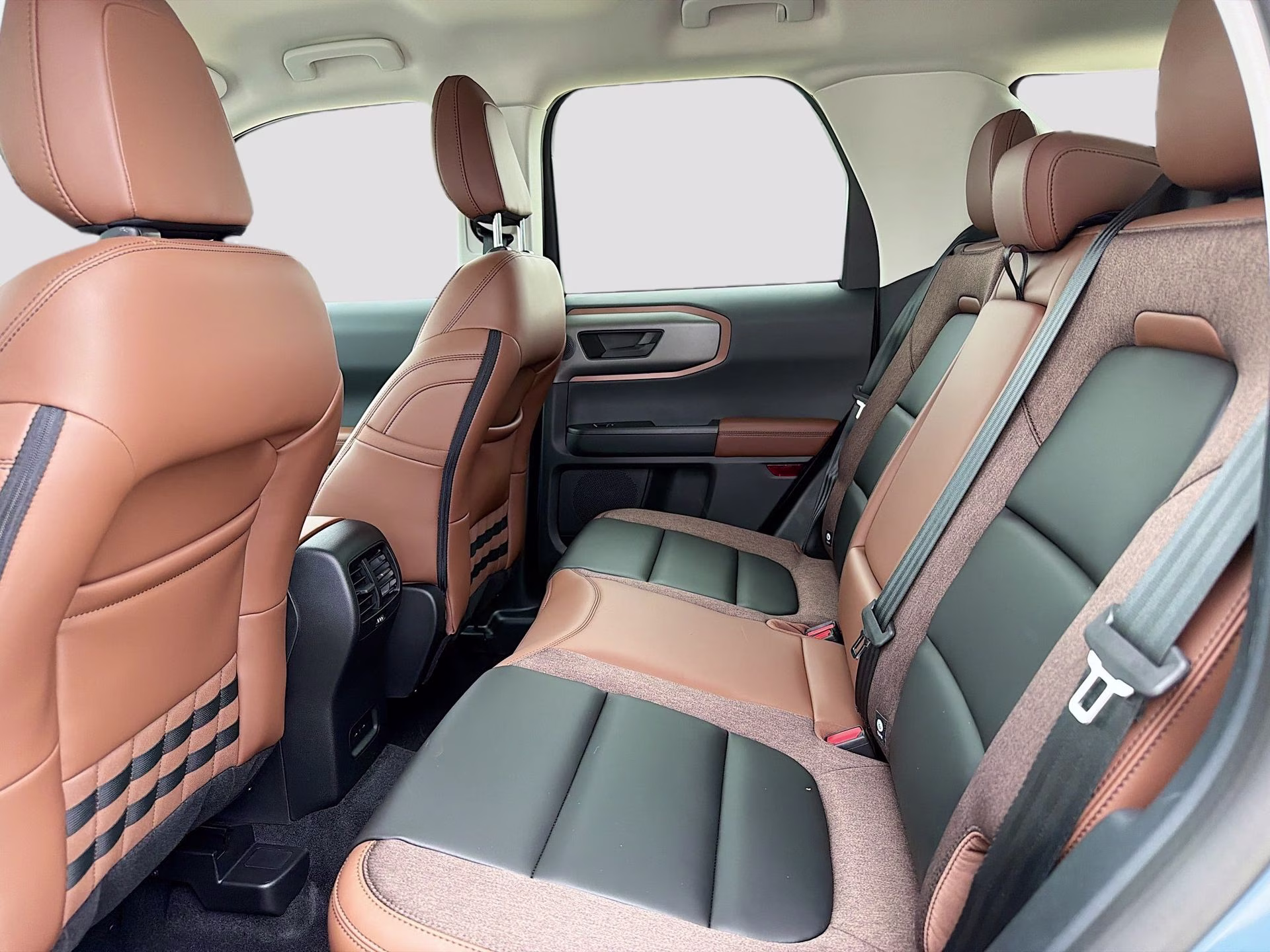 2026 Azure Gray Met Tri-Coat Ford Bronco Sport Outer Banks 4X4 SUV