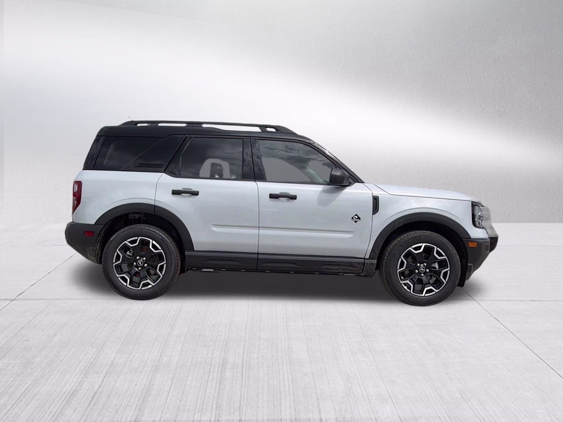 2026 Space White Metallic Ford Bronco Sport Outer Banks 4X4 SUV