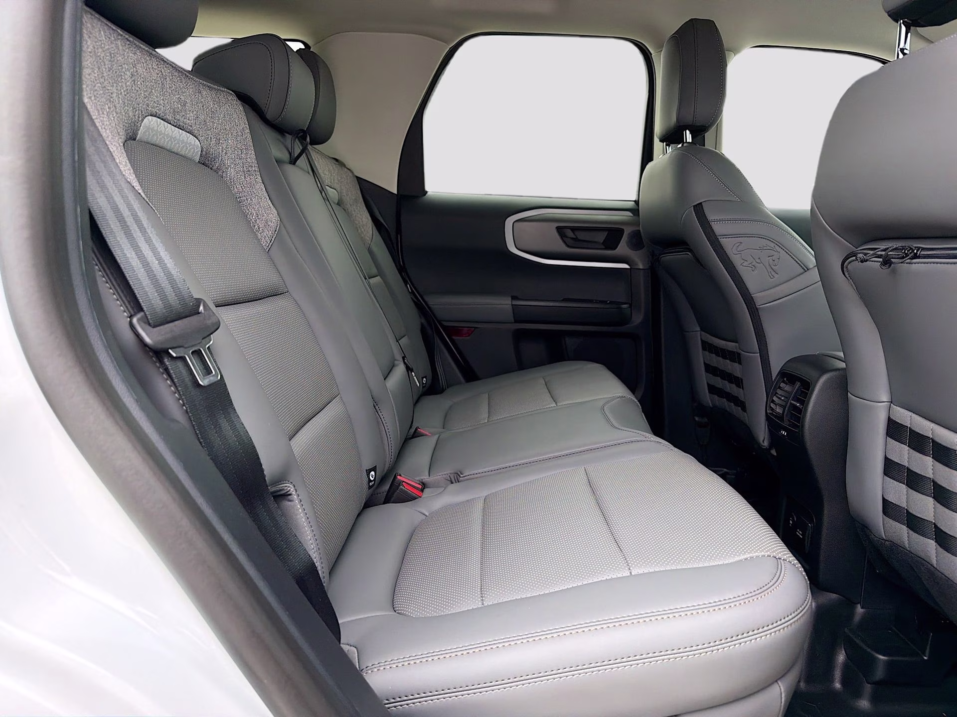 2026 Oxford White Ford Bronco Sport Badlands 4X4 SUV