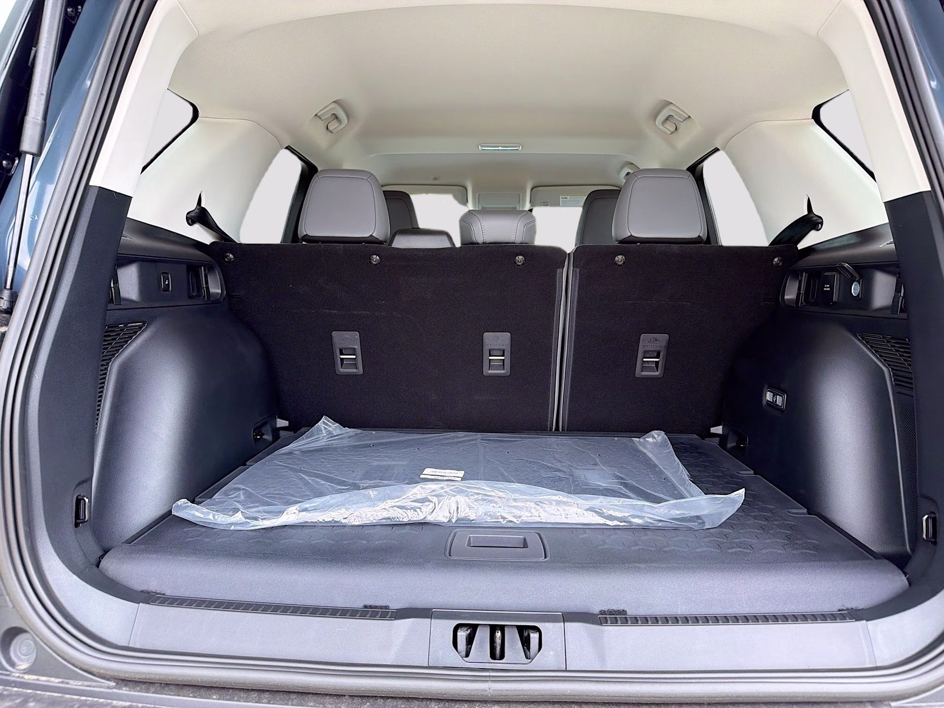 2026 Azure Gray Metallic Tri-Coat Ford Bronco Sport Badlands 4X4 SUV