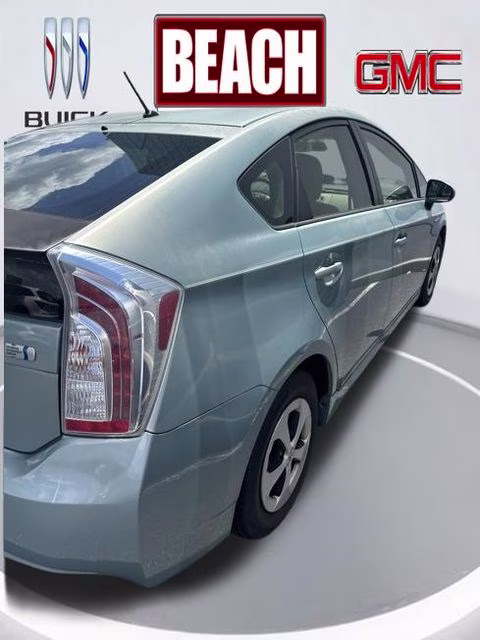 2013 Toyota Prius FWD Hatchback