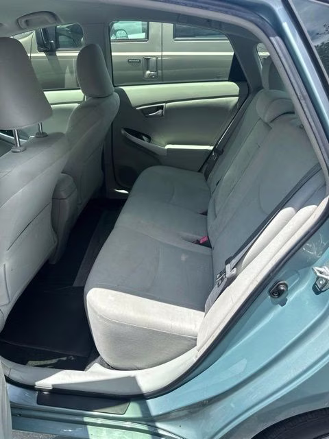 2013 Toyota Prius FWD Hatchback