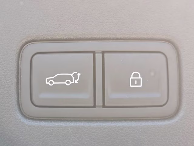 2026 Creamy White Pearl Hyundai Palisade Hybrid SEL AWD SUV