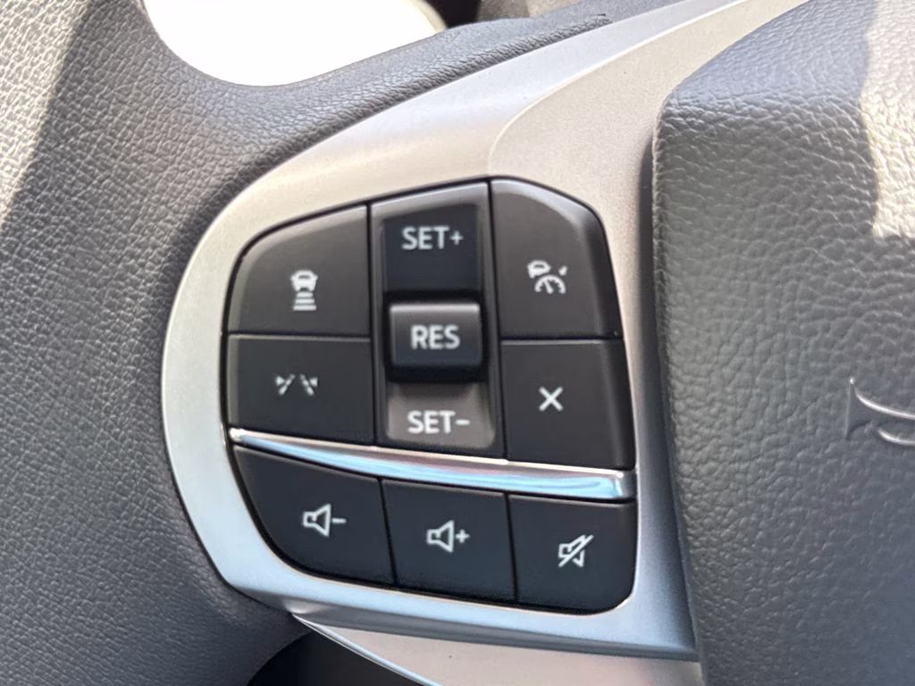 2026 Oxford White Ford Explorer Active RWD SUV