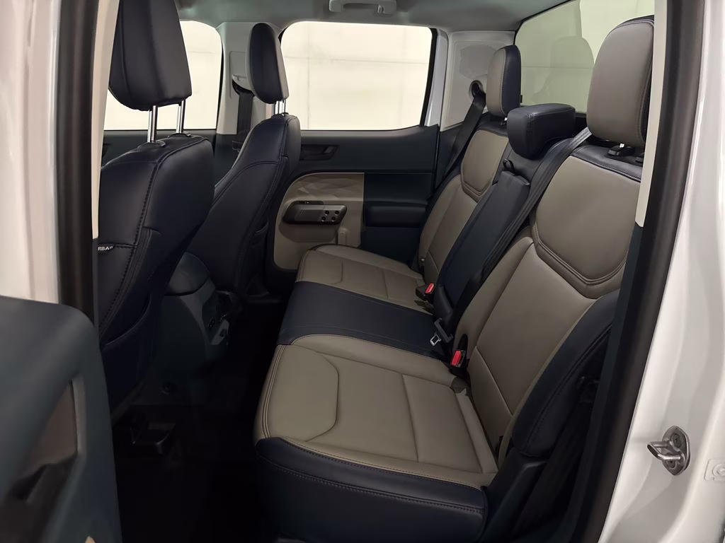2026 Oxford White Ford Maverick Lariat AWD Truck