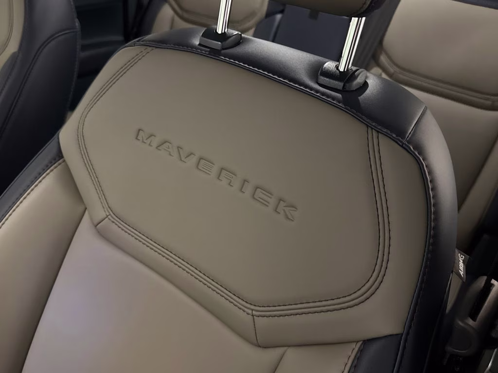 2026 Oxford White Ford Maverick Lariat AWD Truck