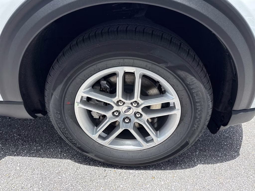 2026 Oxford White Ford Explorer Active RWD SUV