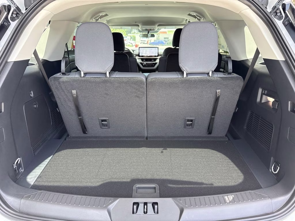 2026 Oxford White Ford Explorer Active RWD SUV