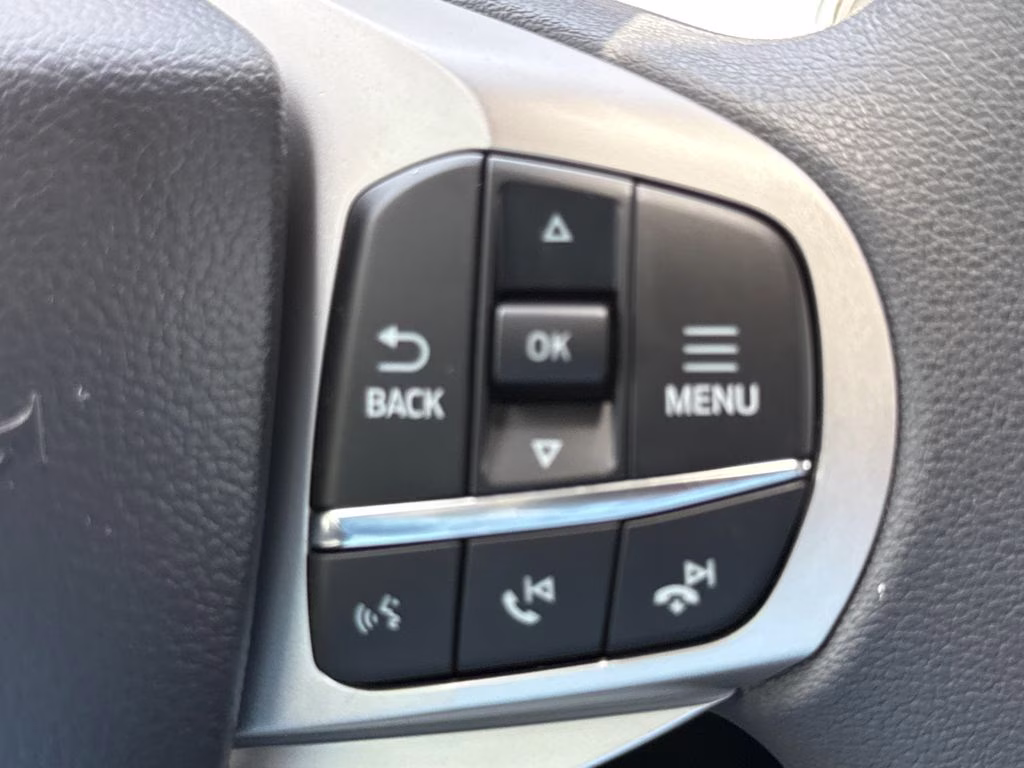 2026 Oxford White Ford Explorer Active RWD SUV
