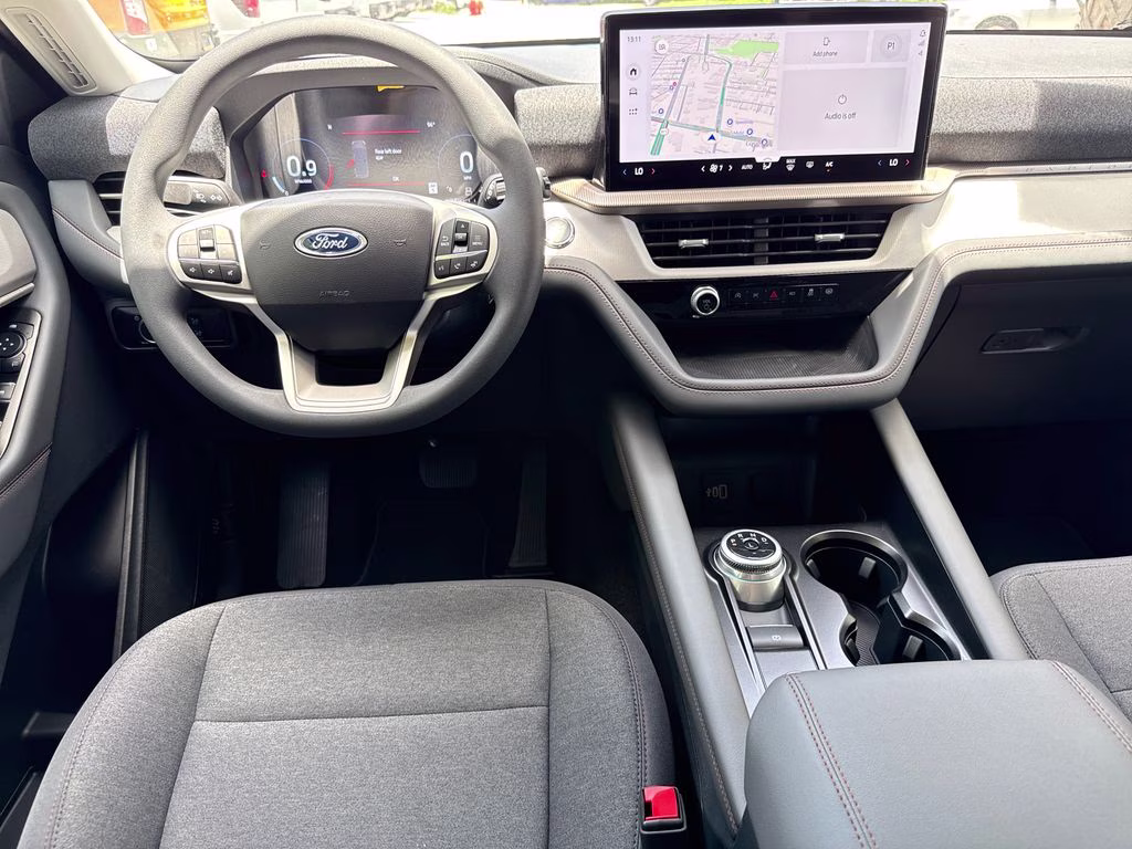 2026 Oxford White Ford Explorer Active RWD SUV