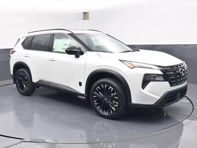 2026 Everest White Pearl Tricoat Nissan Rogue Dark Armor FWD SUV