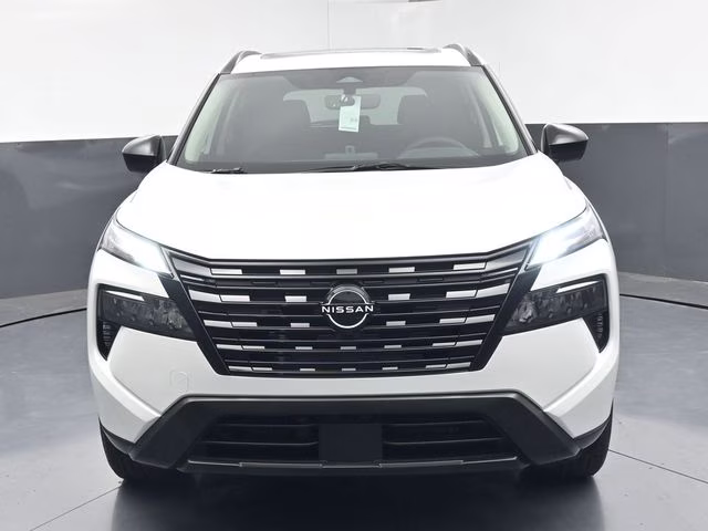 2026 Everest White Pearl Tricoat Nissan Rogue Dark Armor FWD SUV