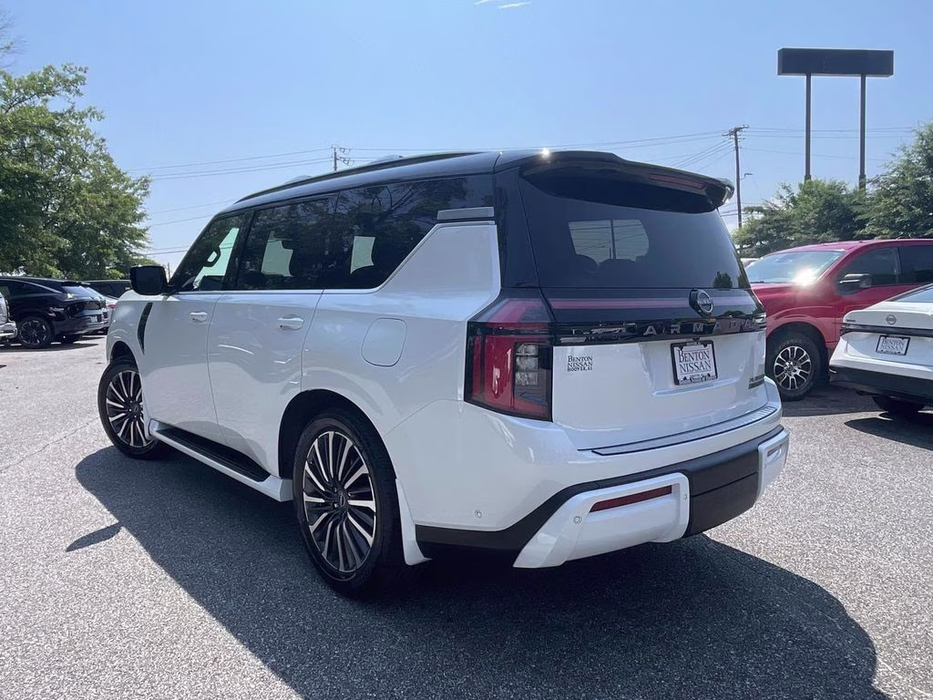 2026 Everest White Pearl/Black Nissan Armada Platinum Reserve 4X4 SUV