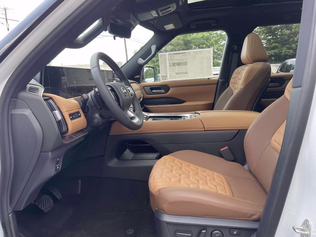 2026 Everest White Pearl/Black Nissan Armada Platinum Reserve 4X4 SUV