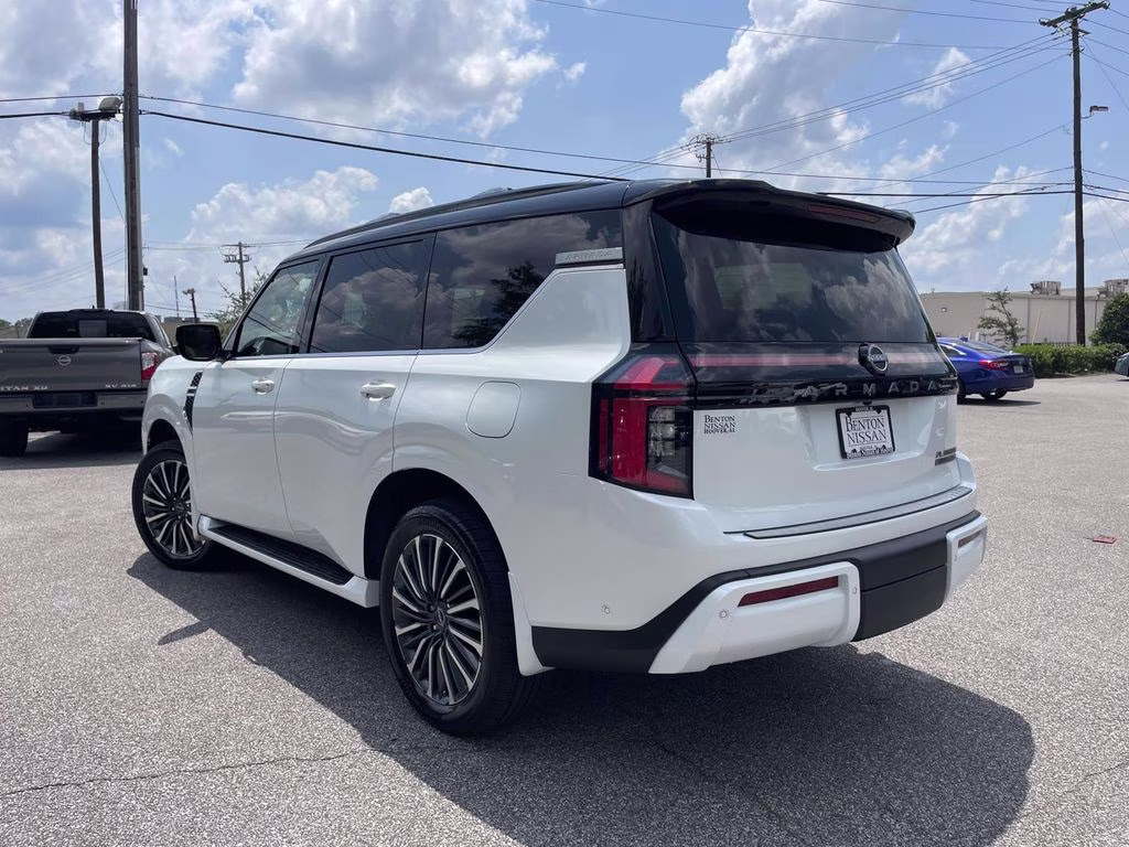 2026 Everest White Pearl/Black Nissan Armada Platinum Reserve 4X4 SUV