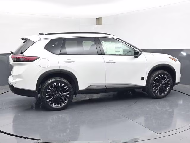 2026 Everest White Pearl Tricoat Nissan Rogue Dark Armor FWD SUV