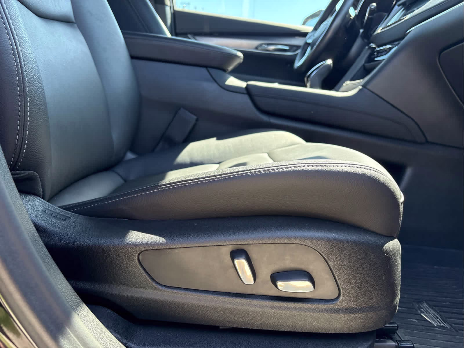 2024 Stellar Black Metallic Cadillac XT6 AWD Luxury AWD SUV