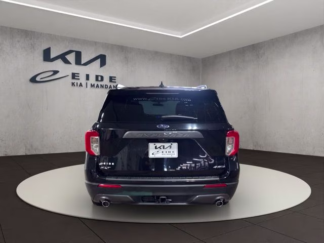 2024 Black Metallic Ford Explorer XLT 4X4 SUV