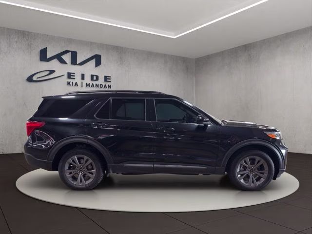 2024 Black Metallic Ford Explorer XLT 4X4 SUV
