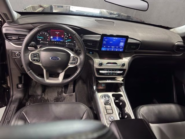 2024 Black Metallic Ford Explorer XLT 4X4 SUV