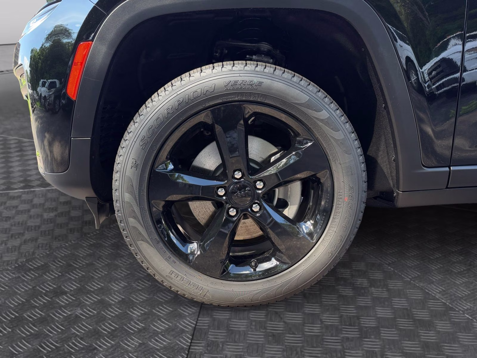 2026 Diamond Black Crystal Pearlcoat Jeep Grand Cherokee L Limited 4X4 SUV