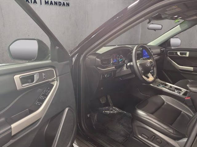 2024 Black Metallic Ford Explorer XLT 4X4 SUV