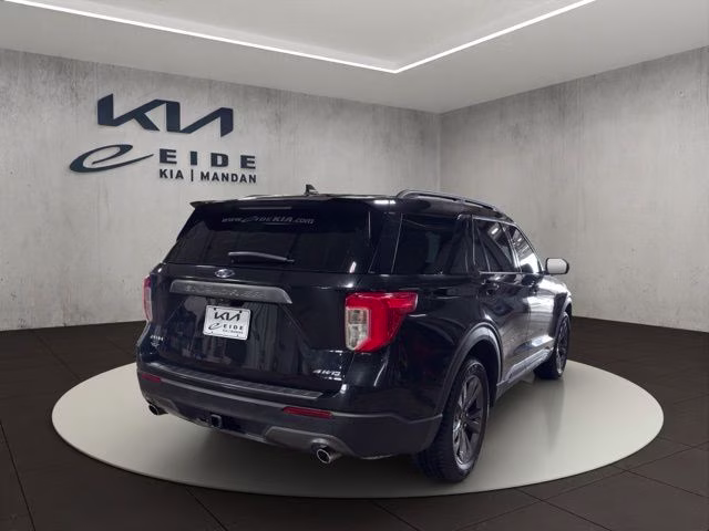 2024 Black Metallic Ford Explorer XLT 4X4 SUV