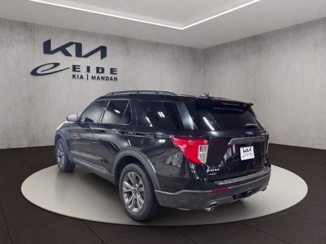 2024 Black Metallic Ford Explorer XLT 4X4 SUV