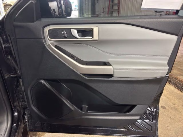 2024 Black Metallic Ford Explorer XLT 4X4 SUV