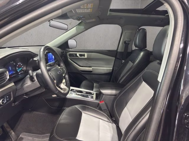 2024 Black Metallic Ford Explorer XLT 4X4 SUV