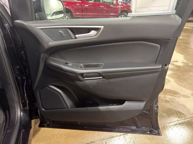 2023 Black Metallic Ford Edge SEL AWD SUV