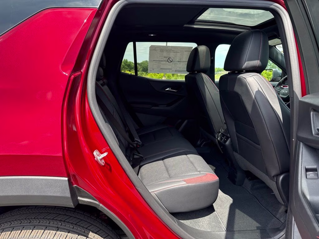 2027 Chevrolet Equinox RS - Photo 14